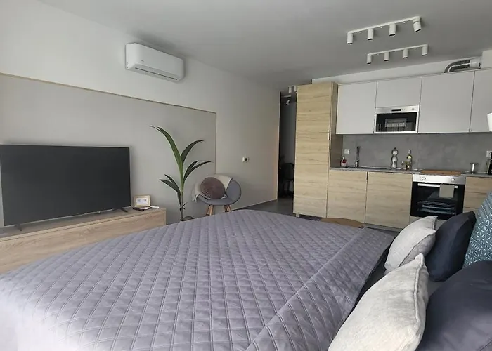 River Living Apartment *